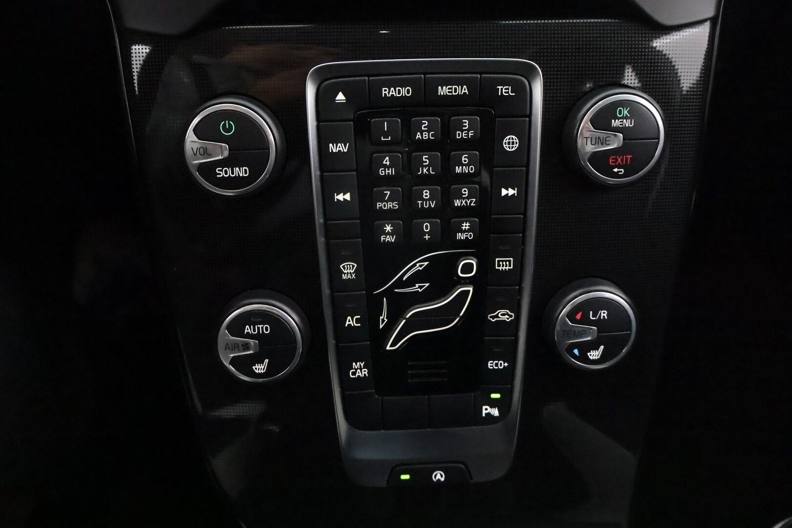 Volvo V40 2019 T2 Business Classic aut ** Suomi-auto / Pa-lämmitin / Vakkari / Keyless / VOC / P.tutka / Bluetooth ** - Suomi-auto / Kahdet renkaat / Digimittaristo