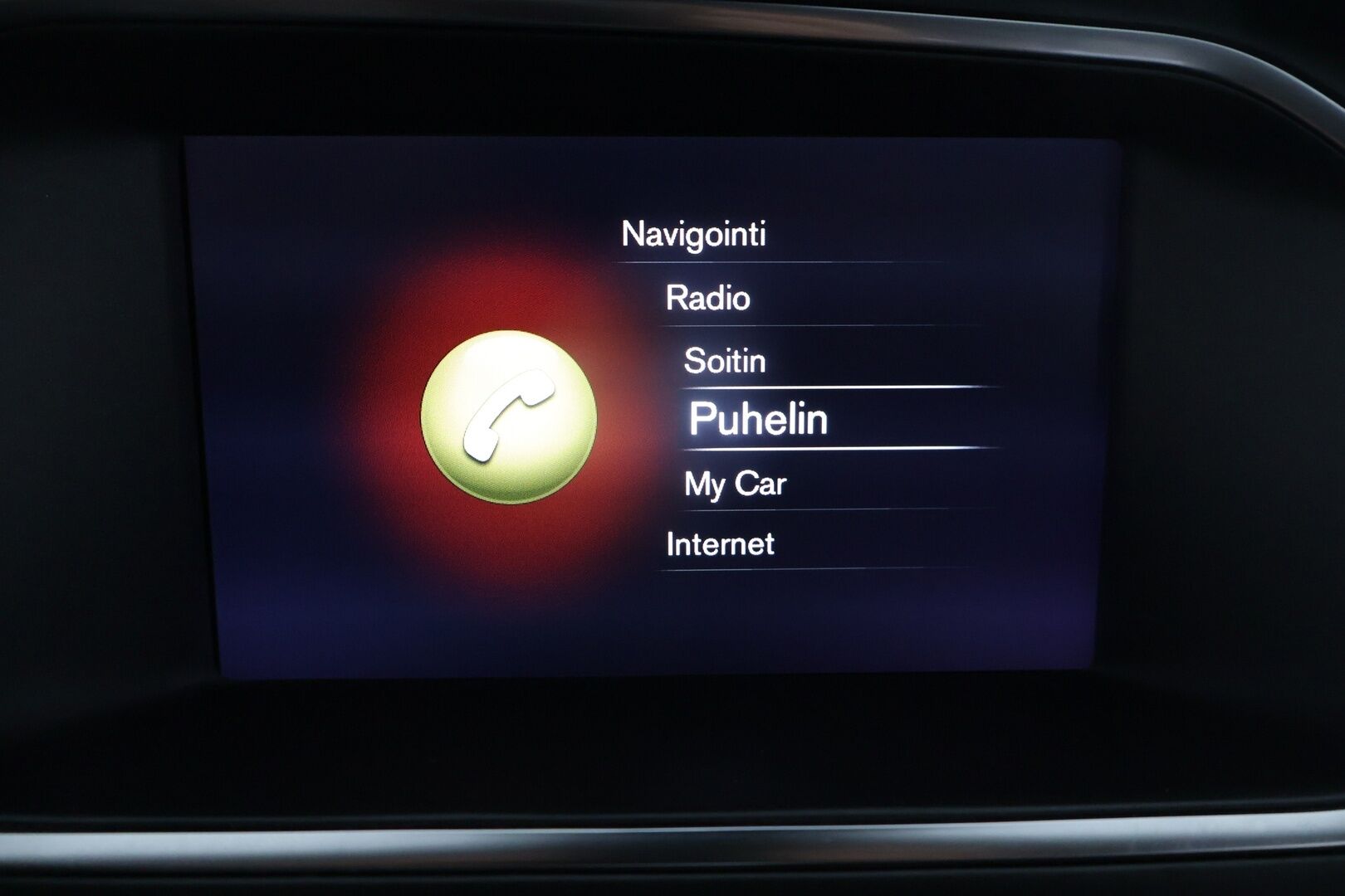 Volvo V40 2019 T2 Business Classic aut ** Suomi-auto / Pa-lämmitin / Vakkari / Keyless / VOC / P.tutka / Bluetooth ** - Suomi-auto / Kahdet renkaat / Digimittaristo