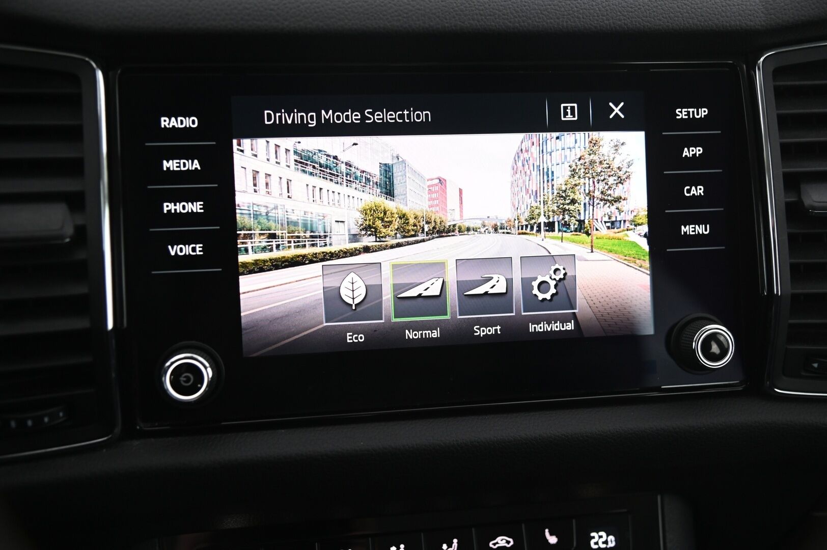 Skoda Kodiaq 2019 1,5 TSI ACT Ambition DSG Autom. - P-kamera / Webasto / Koukku / Suomi-Auto