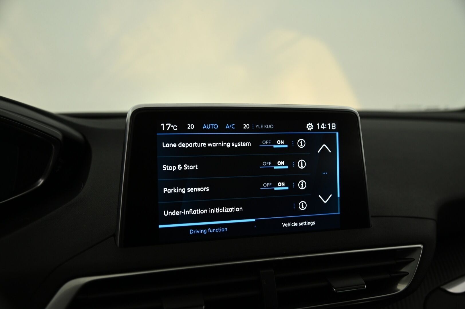 Peugeot 5008 2019 Active BlueHDi 130 EAT8-automaatti *Digimittaristo / Peruutuskamera / Tutkat / Lämmitettävä tuulilasi / Kaistavahti* - * Suomi-auto / Juuri Huollettu / 2x Renkaat ja vanteet *
