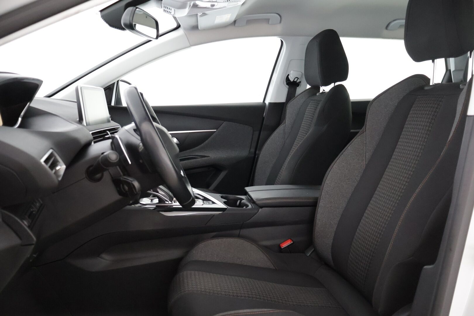 Peugeot 5008 2019 Active BlueHDi 130 EAT8-automaatti - / Digimittaristo / Peruutuskamera / Tutkat / Lämmitettävä tuulilasi / Kaistavahti *