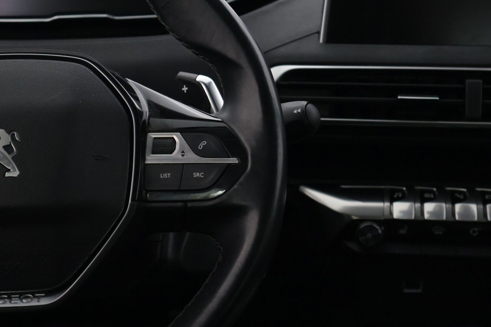 Peugeot 5008 2019 Active BlueHDi 130 EAT8-automaatti - / Digimittaristo / Peruutuskamera / Tutkat / Lämmitettävä tuulilasi / Kaistavahti *