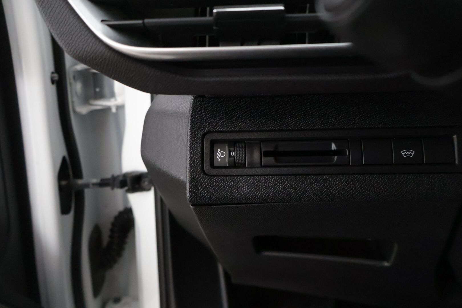 Peugeot 5008 2019 Active BlueHDi 130 EAT8-automaatti *Digimittaristo / Peruutuskamera / Tutkat / Lämmitettävä tuulilasi / Kaistavahti* - * Suomi-auto / Juuri Huollettu / 2x Renkaat ja vanteet *
