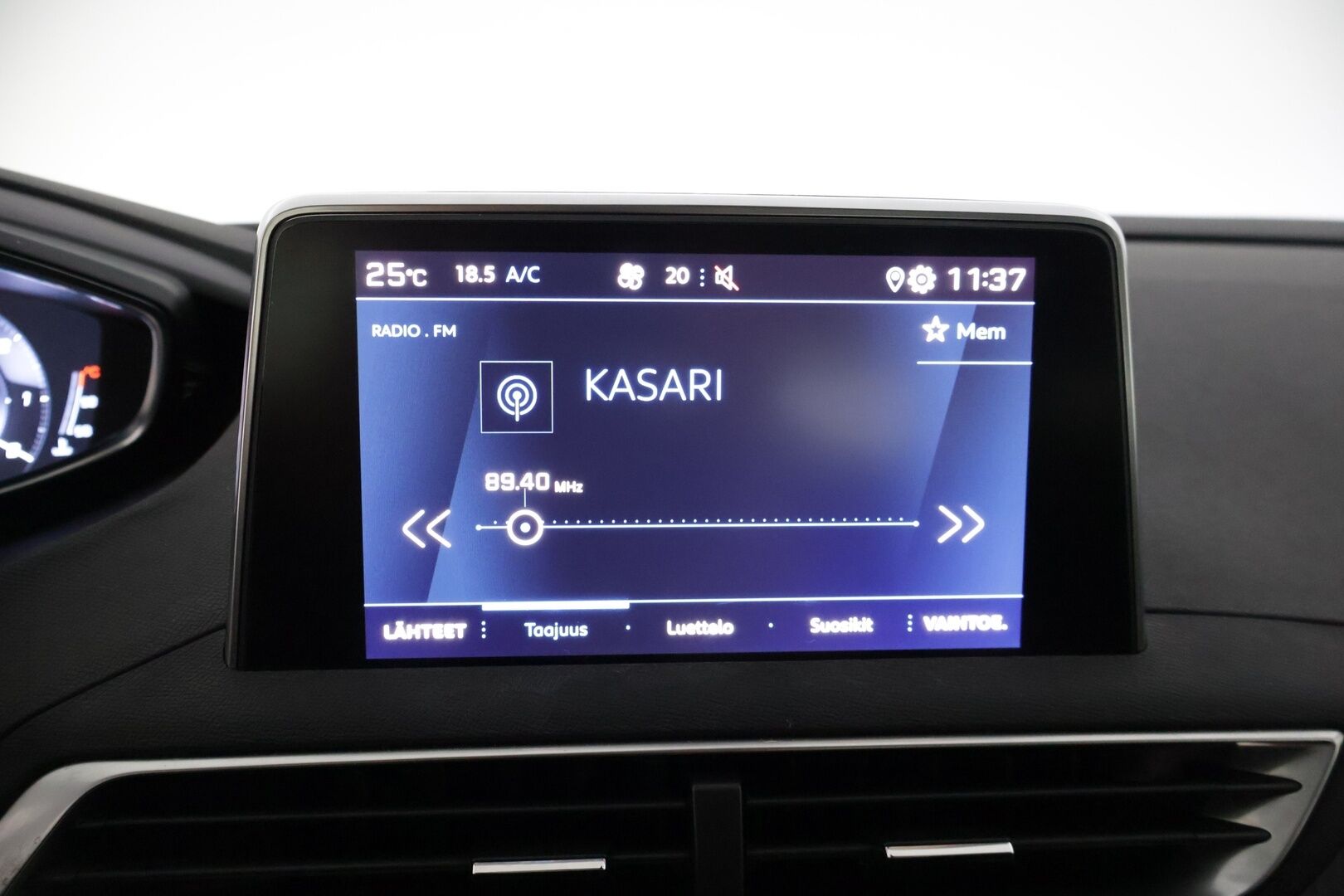 Peugeot 5008 2019 Active BlueHDi 130 EAT8-automaatti *Digimittaristo / Peruutuskamera / Tutkat / Lämmitettävä tuulilasi / Kaistavahti * - * Suomi-auto / 2x Renkaat ja vanteet *