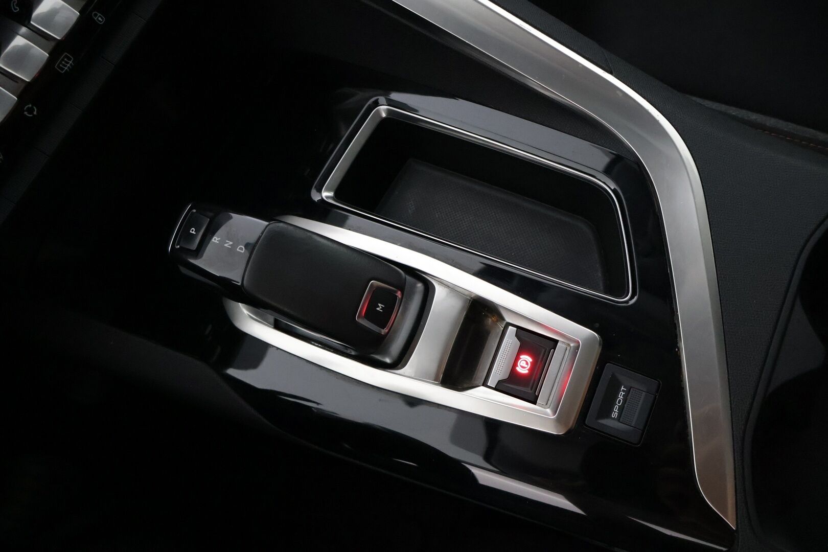 Peugeot 5008 2019 Active BlueHDi 130 EAT8-automaatti *Digimittaristo / Peruutuskamera / Tutkat / Lämmitettävä tuulilasi / Kaistavahti* - * Suomi-auto / Juuri Huollettu / 2x Renkaat ja vanteet *