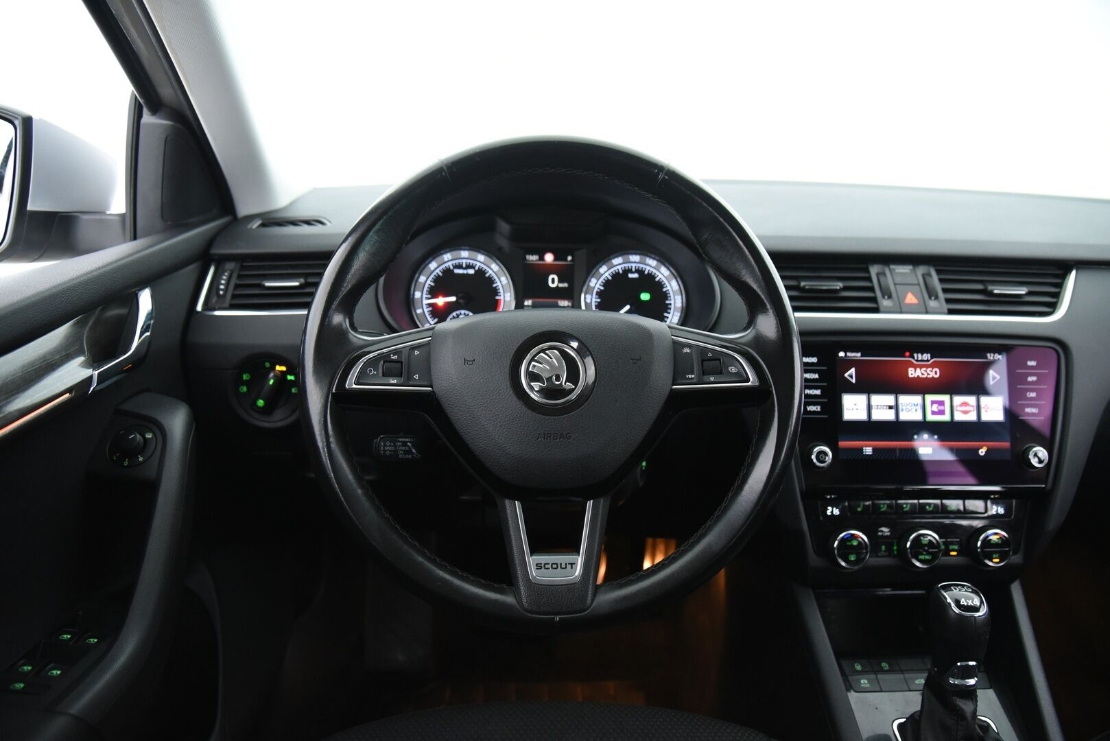 Skoda Octavia 2019 Combi 2,0 TDI 184 4x4 Scout DSG Autom. / ACC / Webasto / Koukku / P-kamera / Läm. tuulilasi - 2-om Suomi-auto / Jakohihna vaihdettu 2025! / 2x renkaat / 