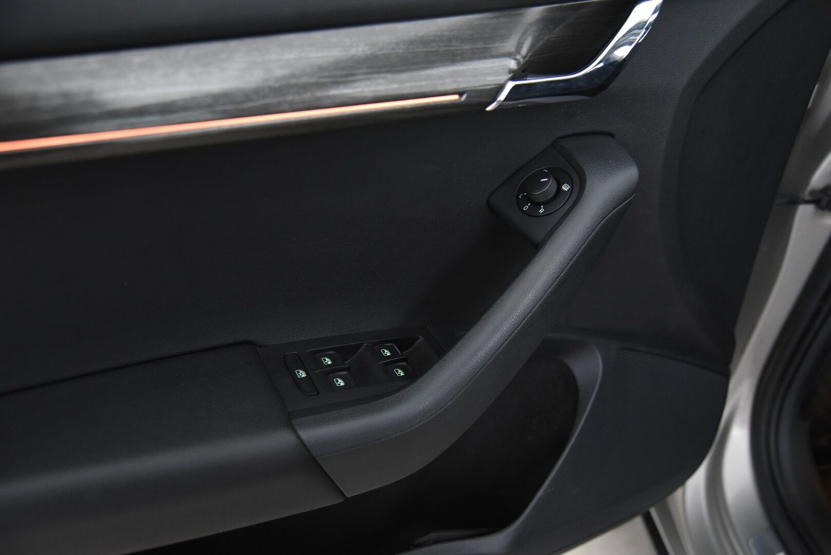 Skoda Octavia 2019 Combi 2,0 TDI 184 4x4 Scout DSG Autom. / ACC / Webasto / Koukku / P-kamera / Läm. tuulilasi - 2-om Suomi-auto / Jakohihna vaihdettu 2025! / 2x renkaat / 