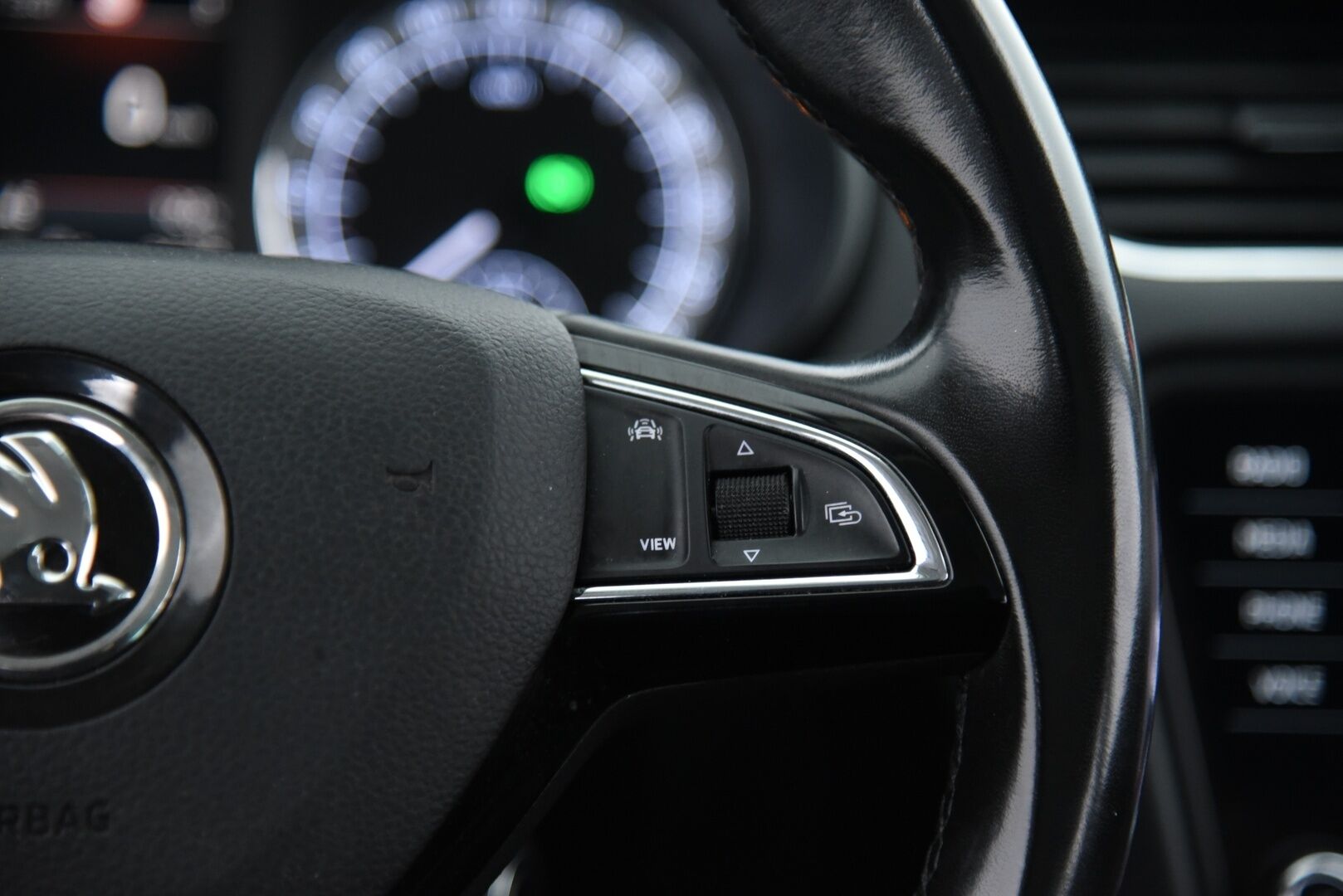 Skoda Octavia 2019 Combi 2,0 TDI 184 4x4 Scout DSG Autom. / ACC / Webasto / Koukku / P-kamera / Läm. tuulilasi - 2-om Suomi-auto / Jakohihna vaihdettu 2025! / 2x renkaat / 