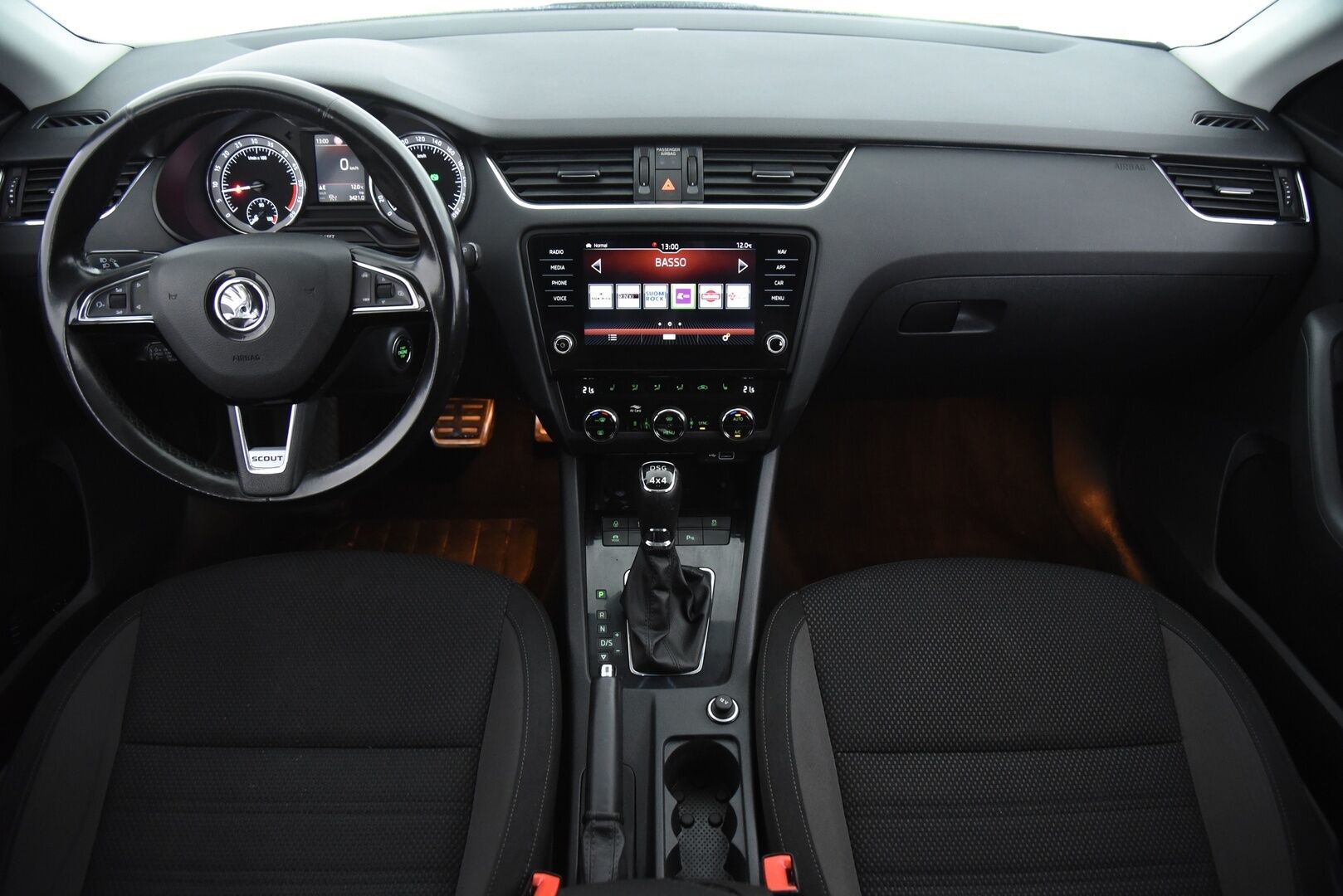 Skoda Octavia 2019 Combi 2,0 TDI 184 4x4 Scout DSG Autom. / ACC / Webasto / Koukku / P-kamera / Läm. tuulilasi - 2-om Suomi-auto / Jakohihna vaihdettu 2025! / 2x renkaat / 