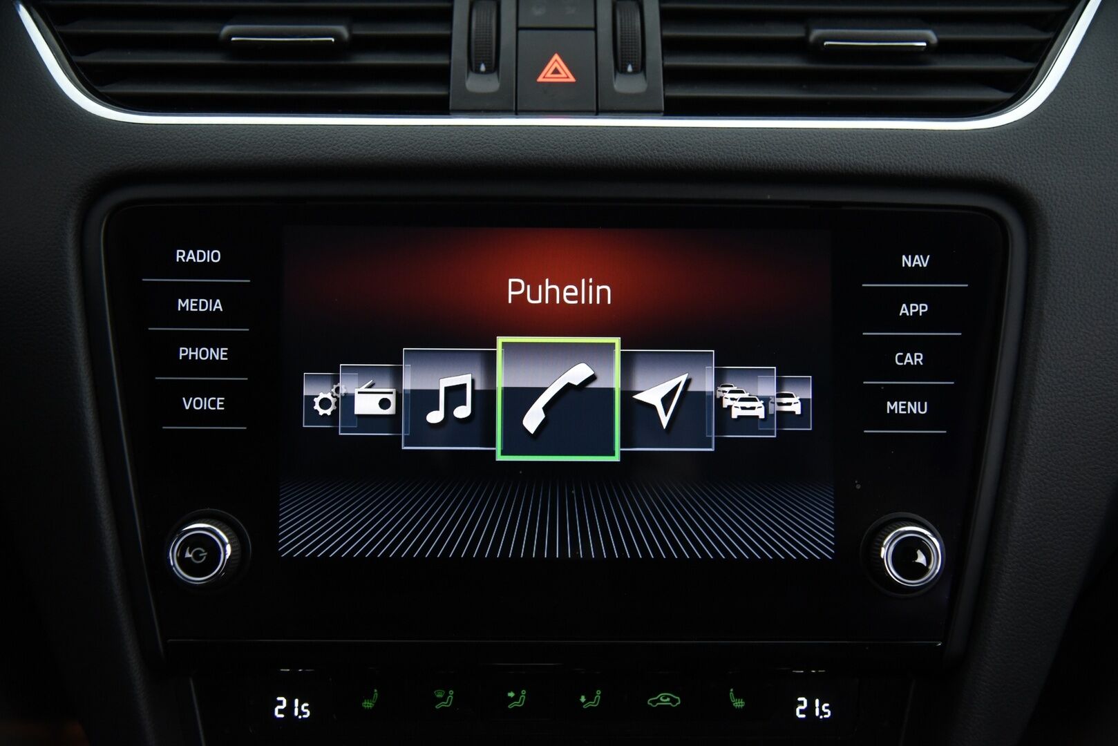 Skoda Octavia 2019 Combi 2,0 TDI 184 4x4 Scout DSG Autom. / ACC / Webasto / Koukku / P-kamera / Läm. tuulilasi - 2-om Suomi-auto / Jakohihna vaihdettu 2025! / 2x renkaat / 