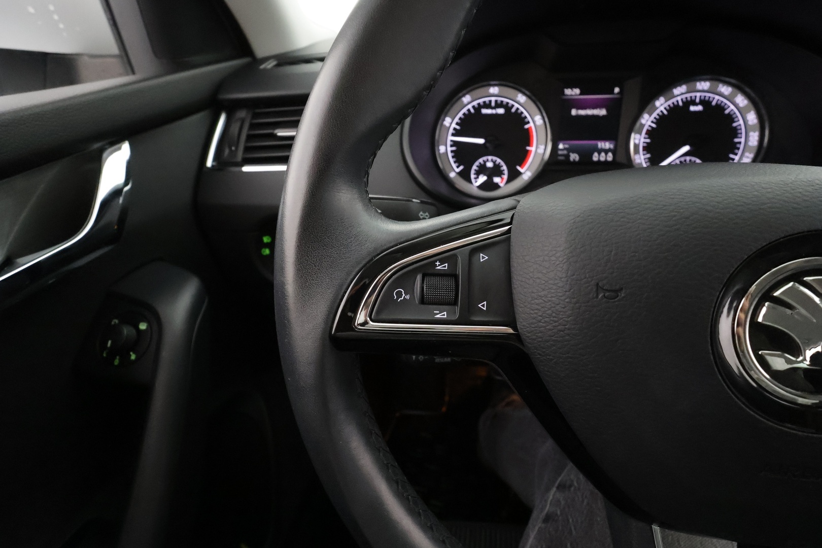 Skoda Octavia 2019 1,0 TSI Style BusinessLine DSG Autom. * ACC / Webasto / LED / P.Tutkat / Smartlink / Keyless * - 1.Om Suomi-auto / Merkkihuollettu / Kahdet renkaat