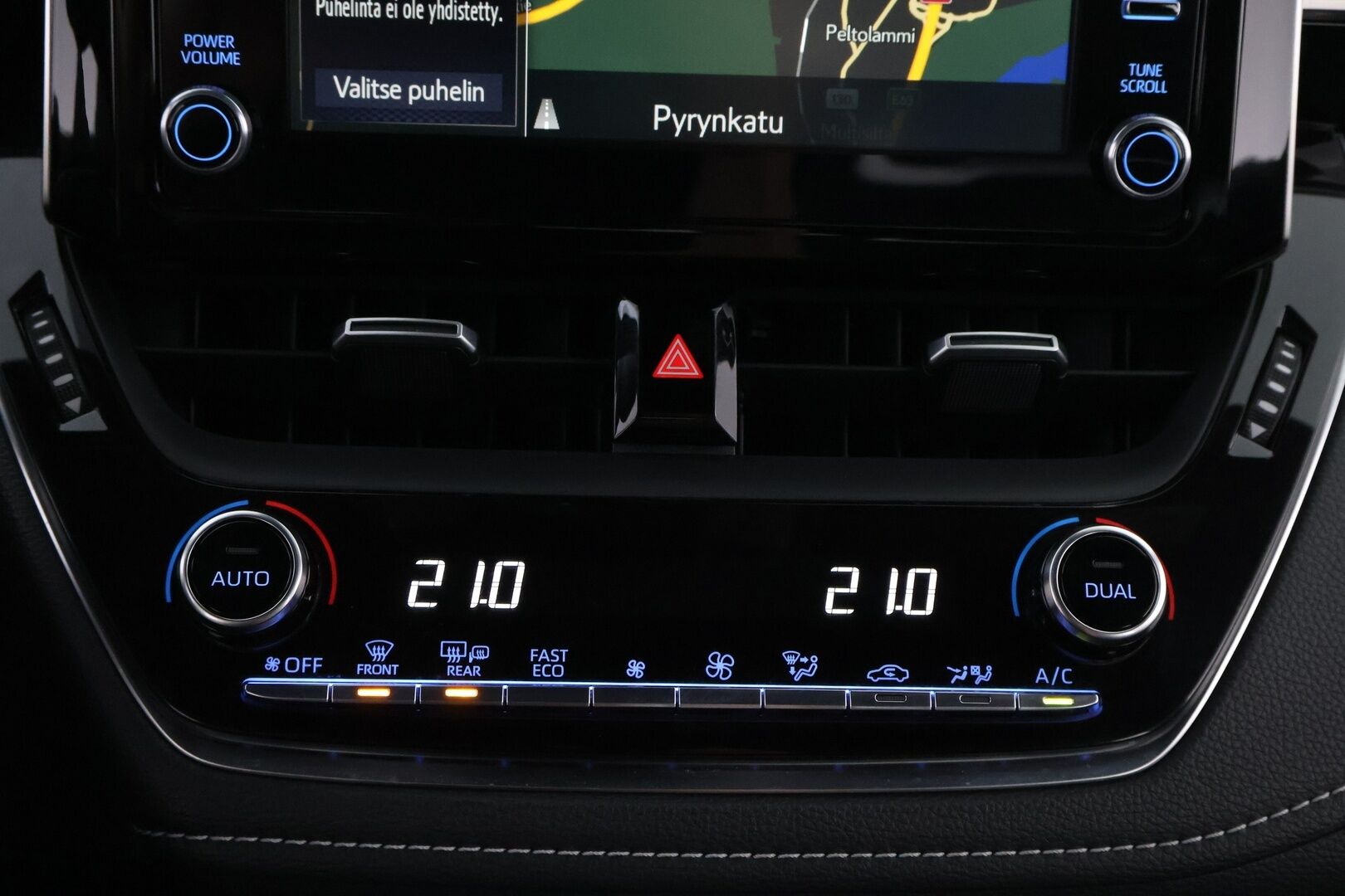 Toyota Corolla 2019 Touring Sports 2,0 Hybrid Style * Suomiauto / Adapt.Vakkari / Nahkasisusta / Peruutuskamera / Lohko & Sisäpistoke - Merkkihuollettu / Näyttävä yksilö / Juuri tullut Tampereelle!