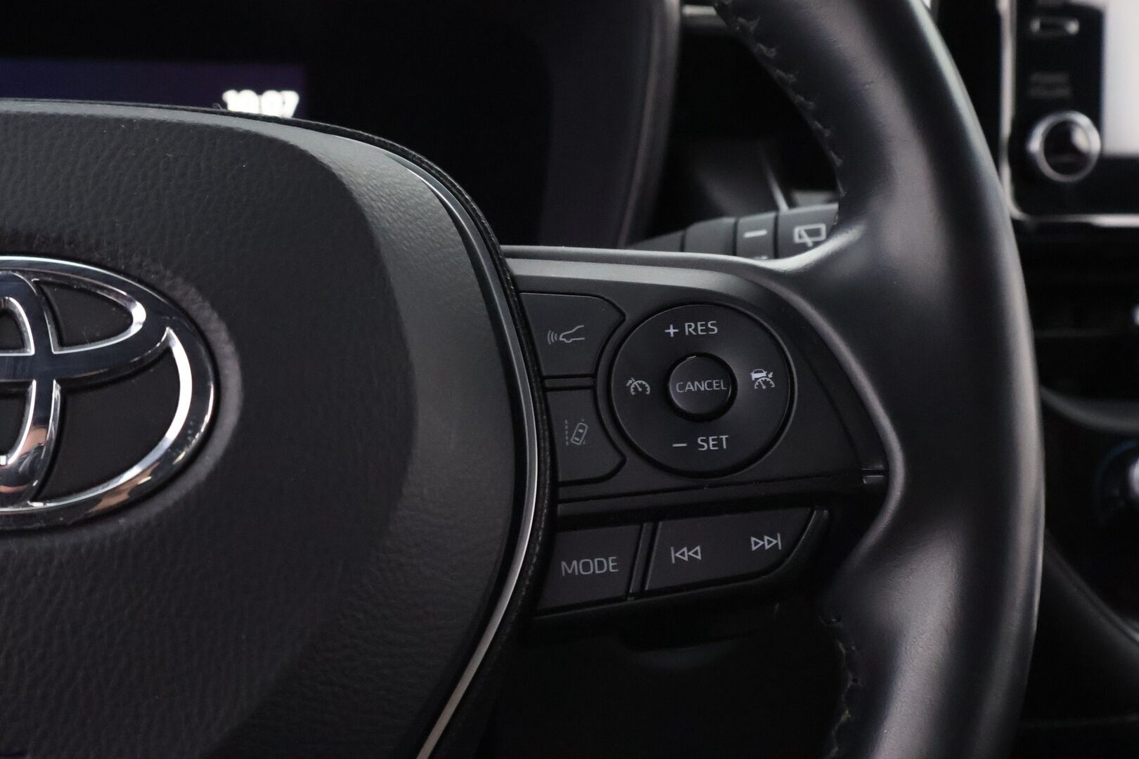Toyota Corolla 2019 Touring Sports 2,0 Hybrid Style * Suomiauto / Adapt.Vakkari / Nahkasisusta / Peruutuskamera / Lohko & Sisäpistoke - Merkkihuollettu / Näyttävä yksilö / Juuri tullut Tampereelle!