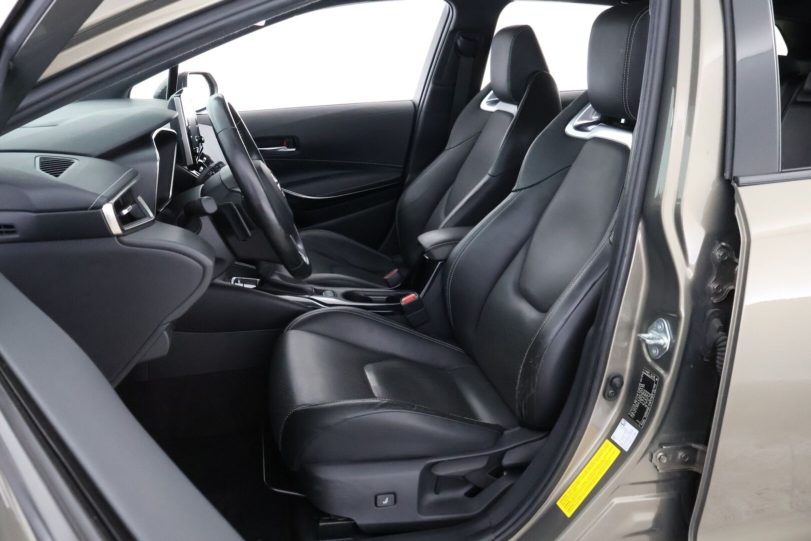 Toyota Corolla 2019 Touring Sports 2,0 Hybrid Style * Suomiauto / Adapt.Vakkari / Nahkasisusta / Peruutuskamera / Lohko & Sisäpistoke - Merkkihuollettu / Näyttävä yksilö / Juuri tullut Tampereelle!