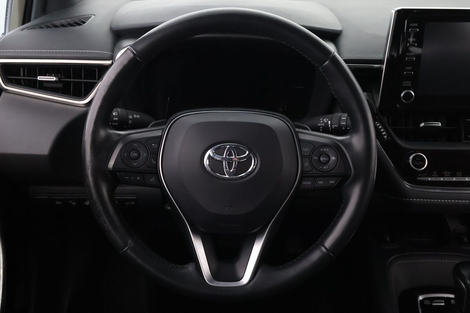 Toyota Corolla 2019 Touring Sports 2,0 Hybrid Style * Suomiauto / Adapt.Vakkari / Nahkasisusta / Peruutuskamera / Lohko & Sisäpistoke - Merkkihuollettu / Näyttävä yksilö / Juuri tullut Tampereelle!