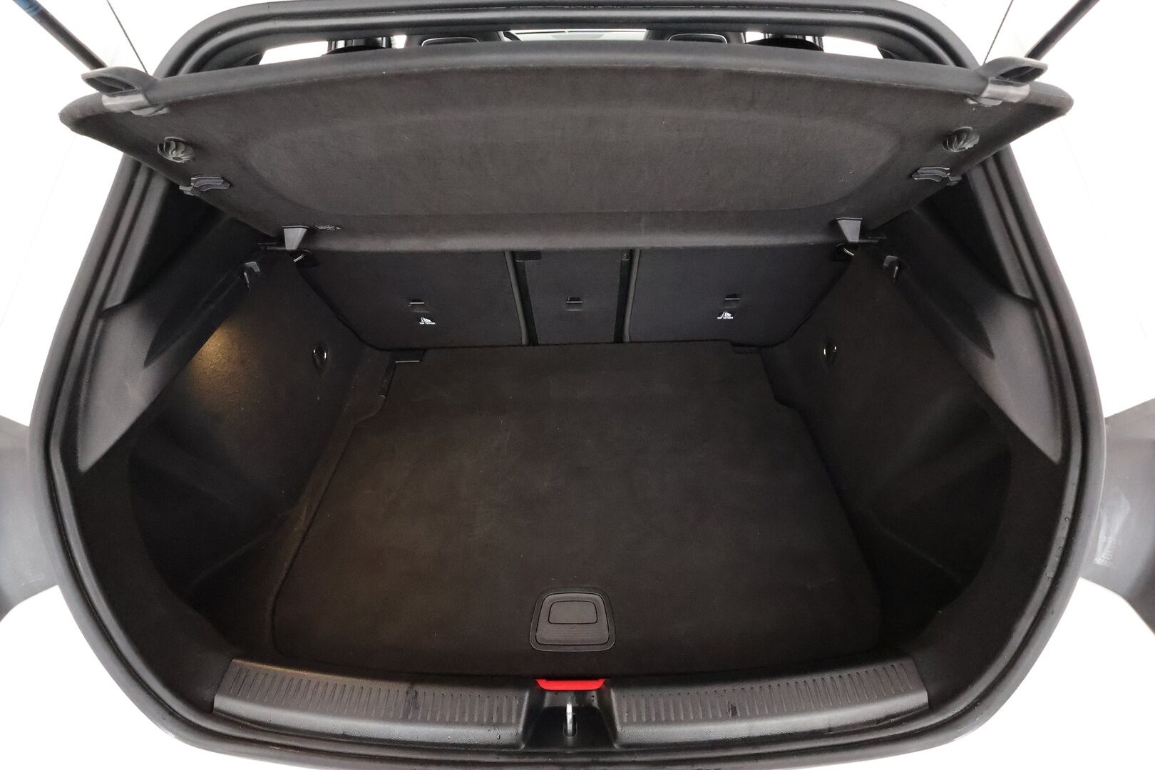 Mercedes-Benz A 2019 180 A Business AMG - | Distronic Pro | Lisälämmitin | Muistipenkit | Burmester | Widescreen | Lasikattoluukku | Puolinahat Sporttipenkit | Apple&Android | 1.Om Suomi-auto | Kahdet Renkaat |