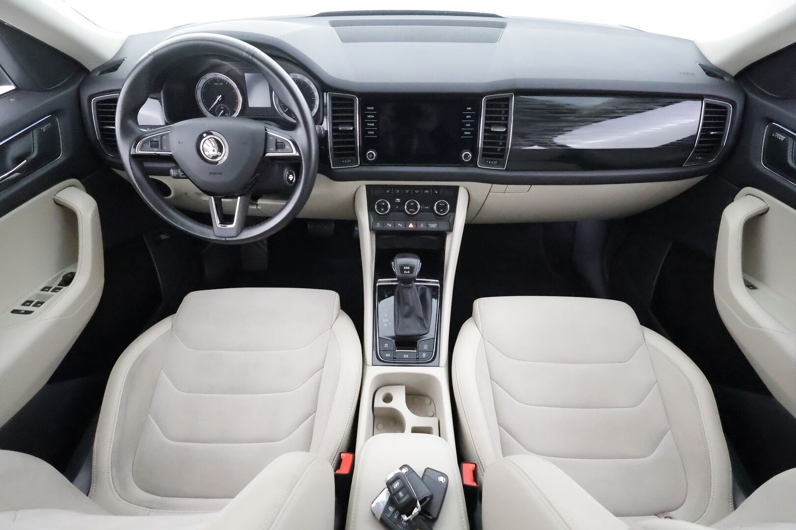 Skoda Kodiaq 2019 2,0 TSI 4x4 Style DSG Autom. - | ACC | Webasto | Koukku | Canton | Muistipenkit | P.kamera | LED | Puolinahat | Ratinlämmitys | Apple&Android | Suom-auto | Kahdet Renkaat | Merkkihuollettu |