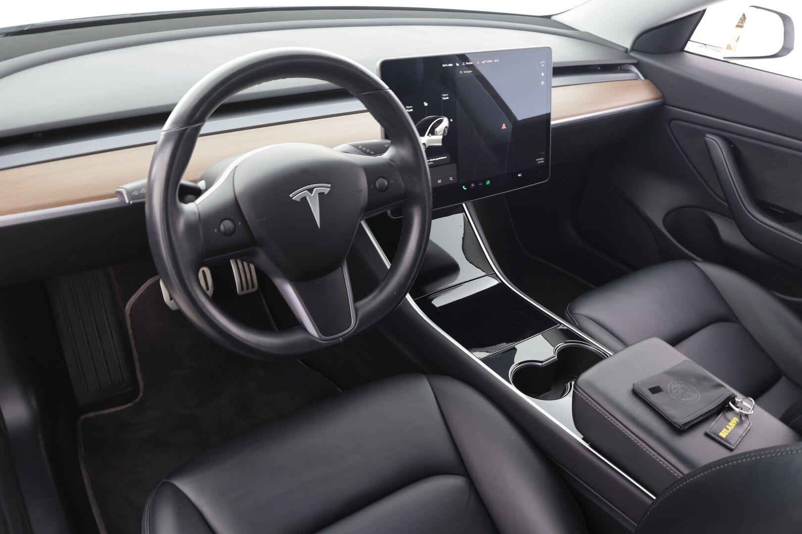 Tesla Model 3 2019 Performance Dual Motor AWD * ACC / Lasikatto / Premium Audio / P.Kamera / Muistipenkki / Kaistavahti * - LED / 1-om Suomi-auto / Kahdet renkaat aluvanteilla - HULLUT AVAJAISHULINAT KORKOTARJOUS 3,29 %