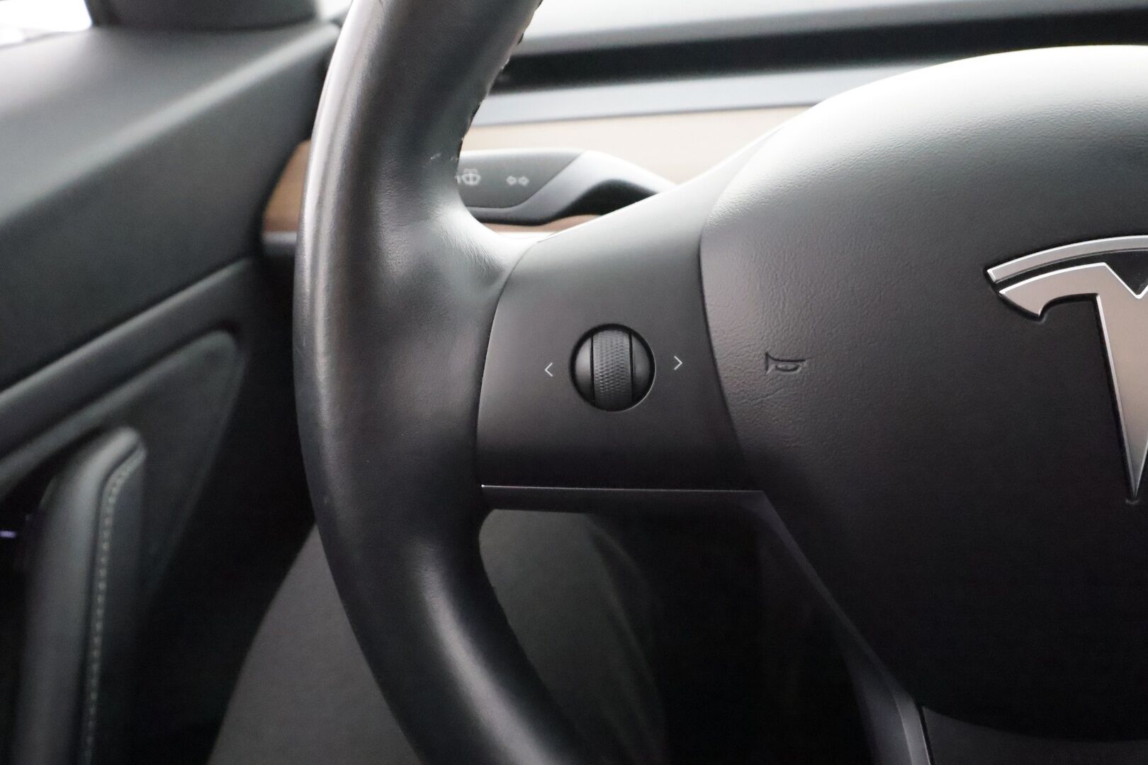 Tesla Model 3 2019 Performance Dual Motor AWD * ACC / Lasikatto / Premium Audio / P.Kamera / Muistipenkki / Kaistavahti * - LED / 1-om Suomi-auto / Kahdet renkaat aluvanteilla - HULLUT AVAJAISHULINAT KORKOTARJOUS 3,29 %