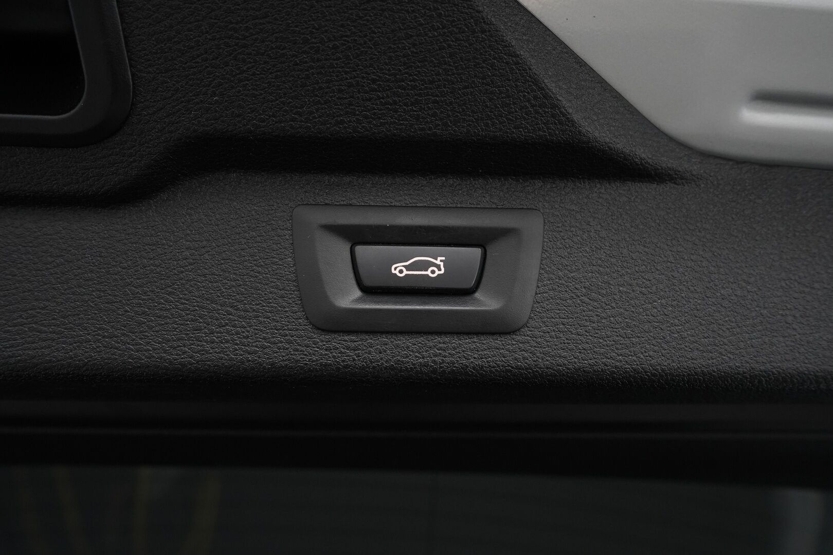 BMW X5 2017 xDrive 40e iPerformance F15 *YritysOutlet - Myydään vain yrityksille* - ACC / Ilmastoidut penkit / Lasikatto / Harman Kardon / Kahdet renkaat