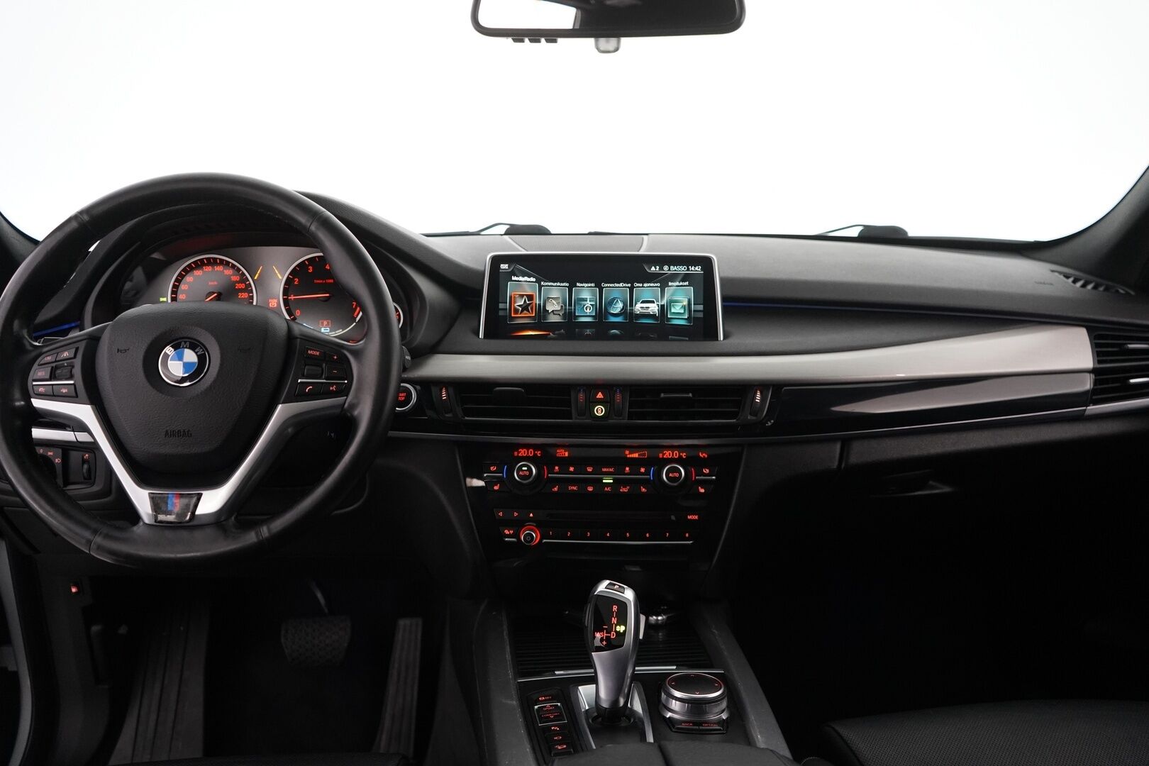 BMW X5 2017 xDrive 40e iPerformance F15 *YritysOutlet - Myydään vain yrityksille* - ACC / Ilmastoidut penkit / Lasikatto / Harman Kardon / Kahdet renkaat