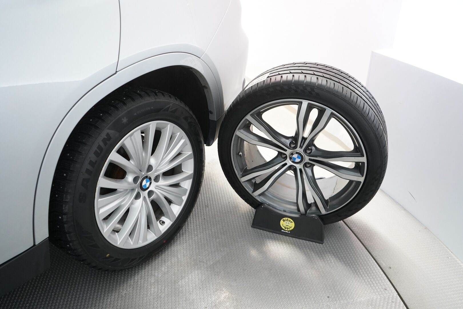 BMW X5 2017 xDrive 40e iPerformance F15 *YritysOutlet - Myydään vain yrityksille* - ACC / Ilmastoidut penkit / Lasikatto / Harman Kardon / Kahdet renkaat