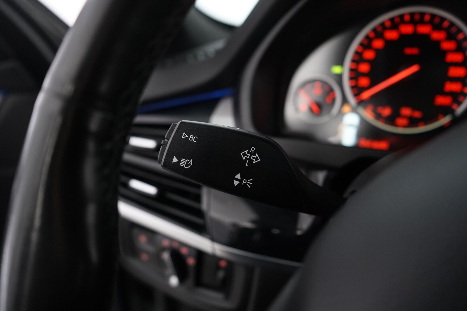 BMW X5 2017 xDrive 40e iPerformance F15 *YritysOutlet - Myydään vain yrityksille* - ACC / Ilmastoidut penkit / Lasikatto / Harman Kardon / Kahdet renkaat