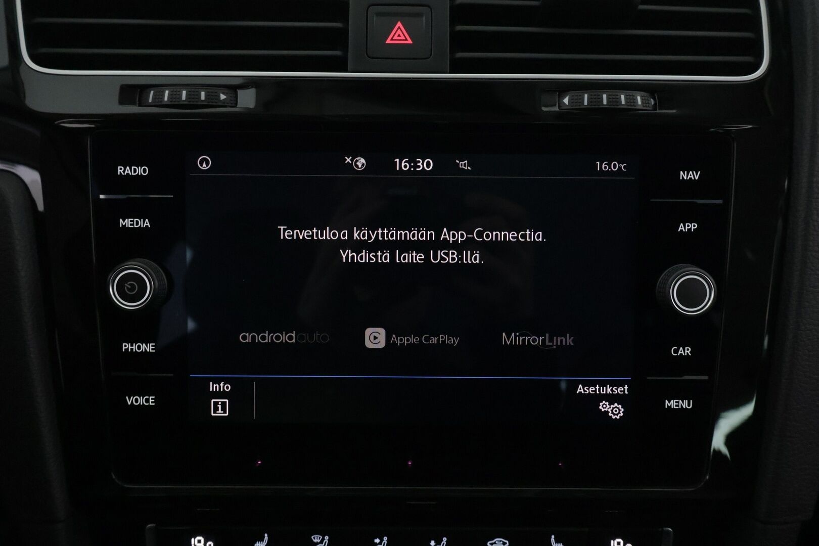 Volkswagen Golf 2019 Variant Highline 1,0 TSI 85 kW (115 hv) DSG-automaatti *Adapt. vakkari / Webasto / Navi / P. Kamera / Kessy* - *Suomi-auto / 2x renkaat alkuperäisillä vanteilla / Jakohihna vaihdettu 2025*