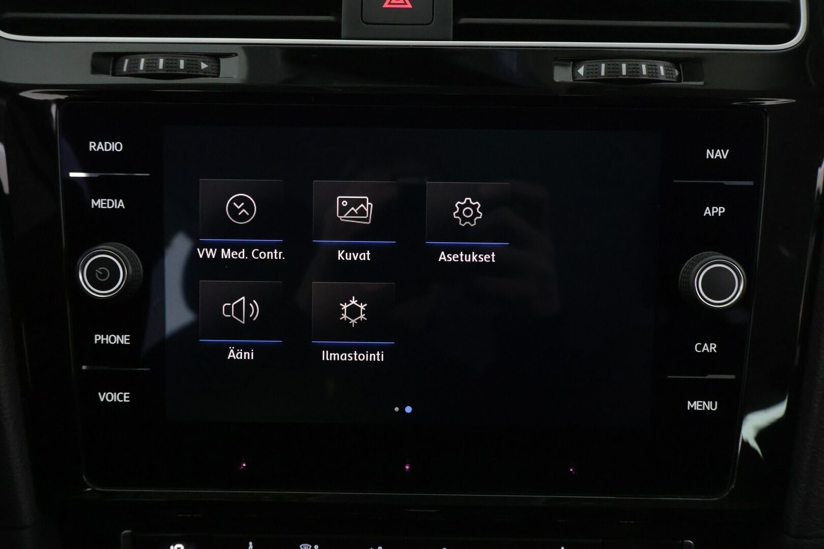 Volkswagen Golf 2019 Variant Highline 1,0 TSI 85 kW (115 hv) DSG-automaatti *Adapt. vakkari / Webasto / Navi / P. Kamera / Kessy* - *Suomi-auto / 2x renkaat alkuperäisillä vanteilla / Jakohihna vaihdettu 2025*