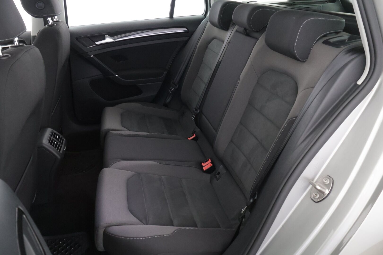 Volkswagen Golf 2019 Variant Highline 1,0 TSI 85 kW (115 hv) DSG-automaatti *Adapt. vakkari / Webasto / Navi / P. Kamera / Kessy* - *Suomi-auto / 2x renkaat alkuperäisillä vanteilla / Jakohihna vaihdettu 2025*