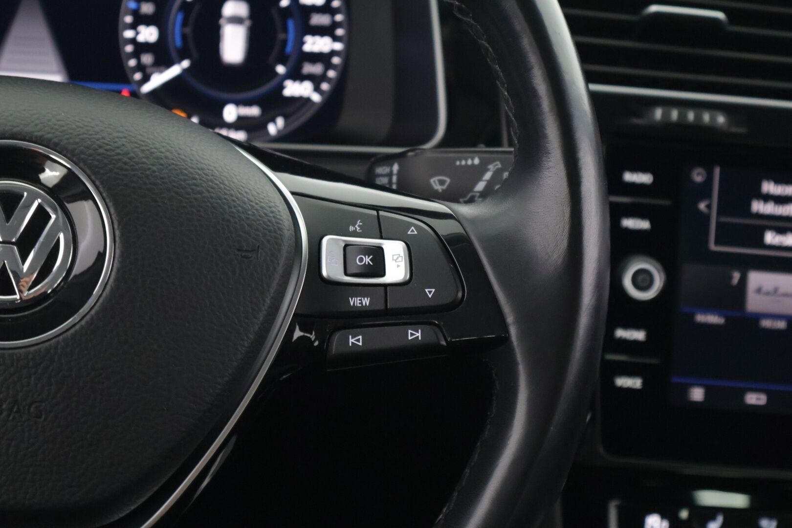 Volkswagen Golf 2019 Variant Highline 1,0 TSI 85 kW (115 hv) DSG-automaatti *Adapt. vakkari / Webasto / Navi / P. Kamera / Kessy* - *Suomi-auto / 2x renkaat alkuperäisillä vanteilla / Jakohihna vaihdettu 2025*