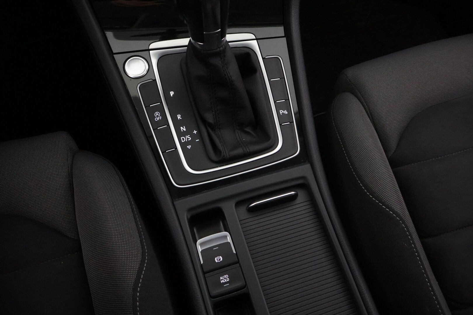 Volkswagen Golf 2019 Variant Highline 1,0 TSI 85 kW (115 hv) DSG-automaatti *Adapt. vakkari / Webasto / Navi / P. Kamera / Kessy* - *Suomi-auto / 2x renkaat alkuperäisillä vanteilla / Jakohihna vaihdettu 2025*