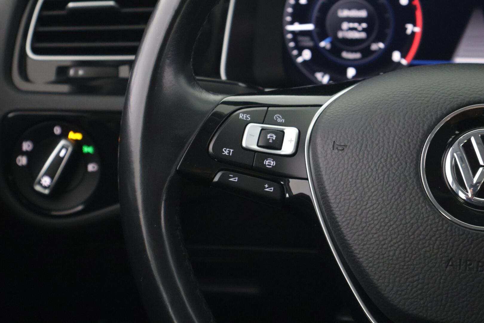 Volkswagen Golf 2019 Variant Highline 1,0 TSI 85 kW (115 hv) DSG-automaatti *Adapt. vakkari / Webasto / Navi / P. Kamera / Kessy* - *Suomi-auto / 2x renkaat alkuperäisillä vanteilla / Jakohihna vaihdettu 2025*