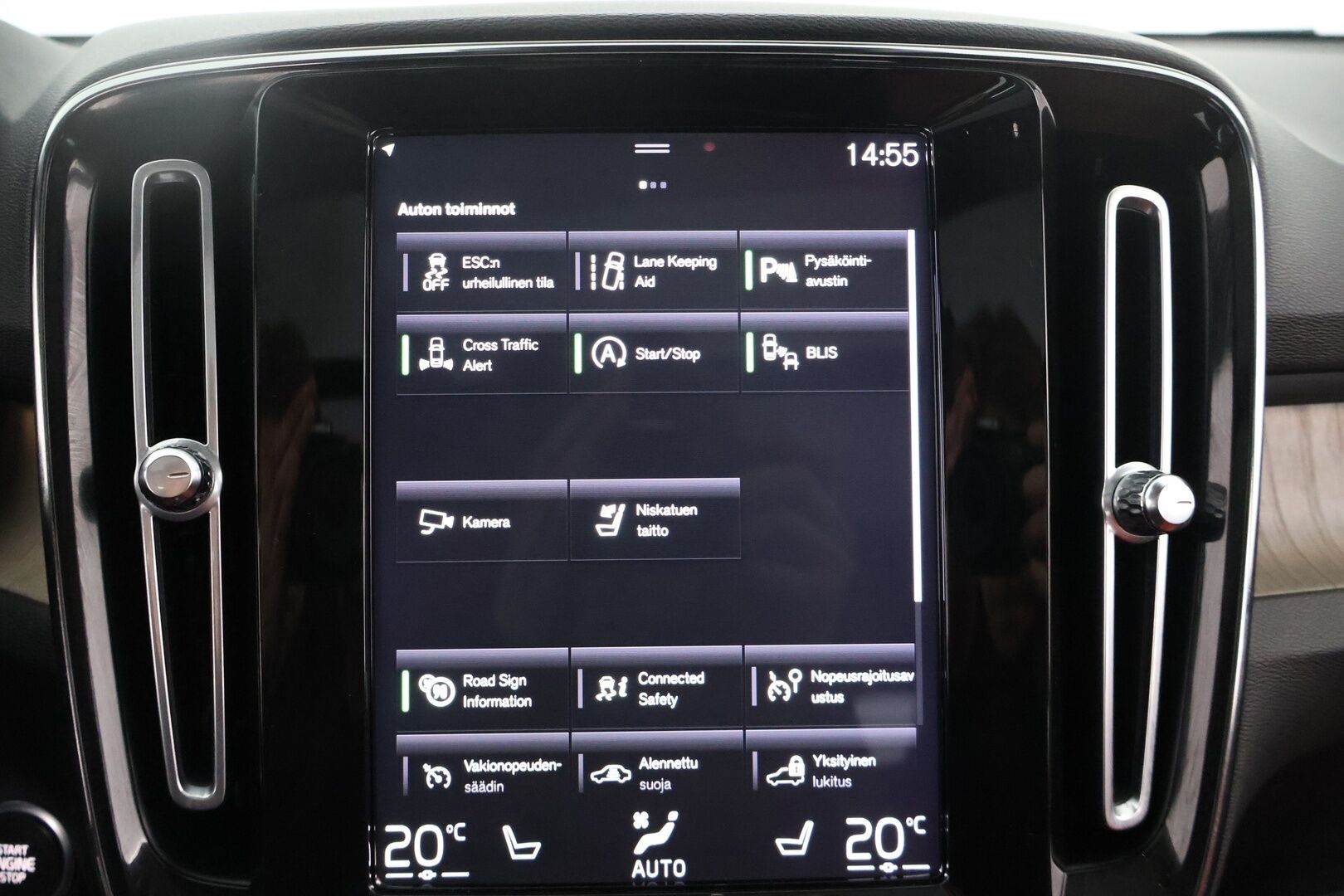 Volvo XC40 2019 D4 AWD Inscription aut - ACC | H/K | Muistipenkki | Panorama | BLIS | P-kamera | Webasto | Mukautuvat LED ajovalot | Apple & Android 