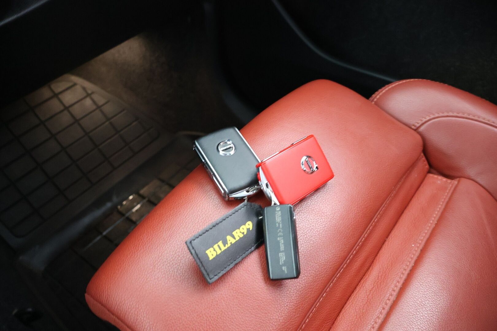 Volvo XC40 2019 D4 AWD Inscription aut - ACC | H/K | Muistipenkki | Panorama | BLIS | P-kamera | Webasto | Mukautuvat LED ajovalot | Apple & Android 