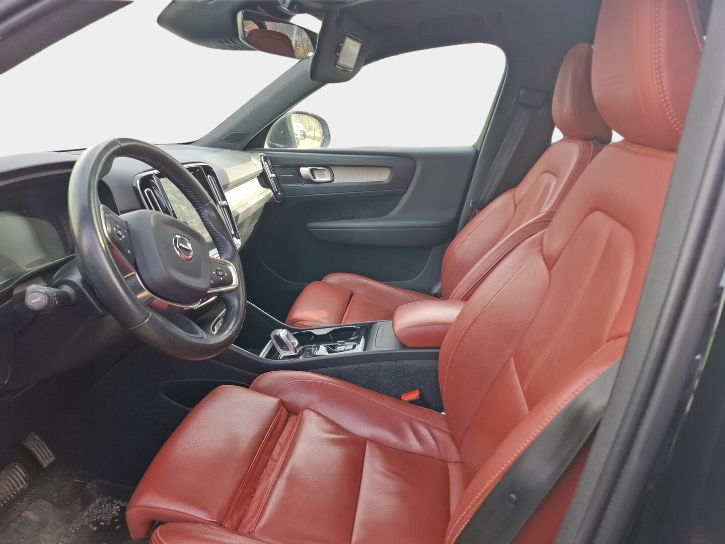 Volvo XC40 2019 D4 AWD Inscription aut / ACC / H/K / Muistipenkki / Panorama / BLIS / P-kamera / - Webasto / Mukautuvat LED ajovalot / Apple & Android - HULLUT AVAJAISHULINAT KORKOTARJOUS 3,29 %