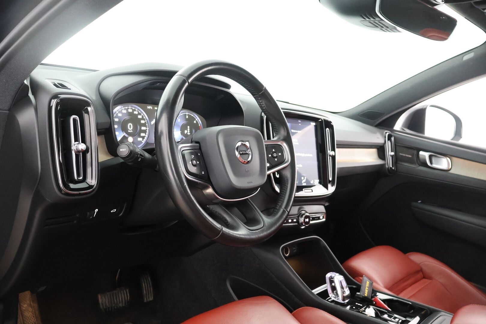 Volvo XC40 2019 D4 AWD Inscription aut - ACC | H/K | Muistipenkki | Panorama | BLIS | P-kamera | Webasto | Mukautuvat LED ajovalot | Apple & Android 