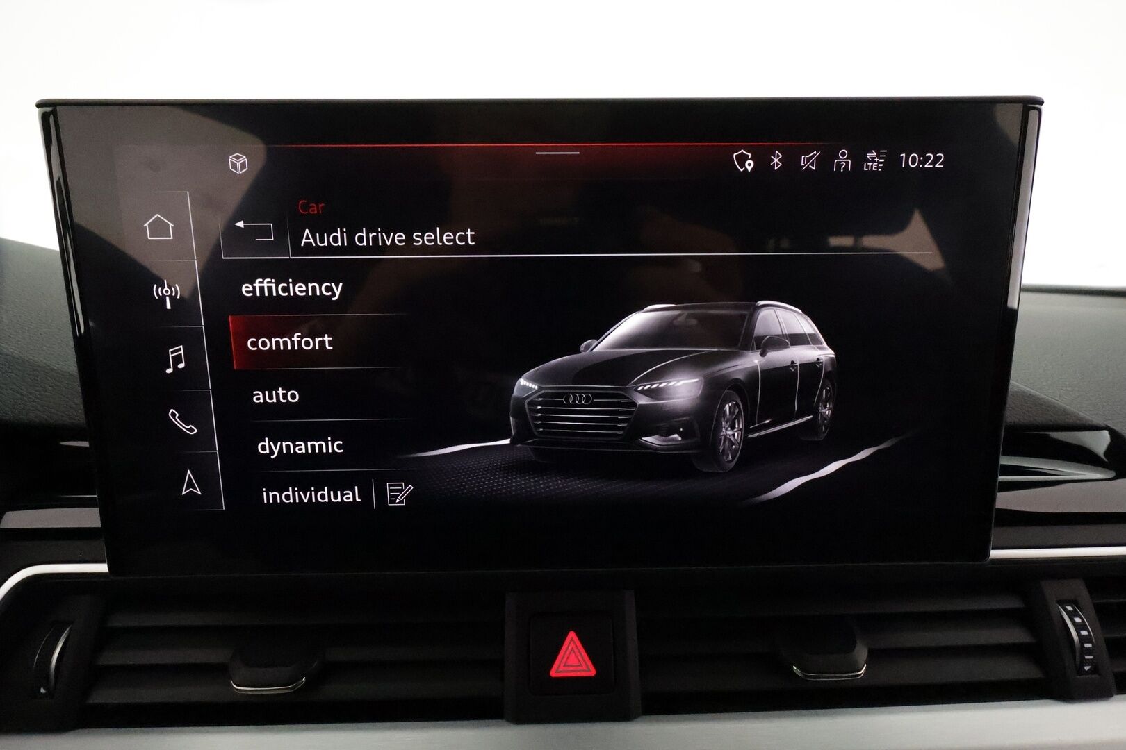 Audi A4 2021 Avant Business S line 40 TFSI 150 kW MHEV *ACC / P.kamera / Matrix LED / Koukku / Webasto / Digimittaristo* - 1.Om Suomi-auto / Kahdet renkaat aluvanteilla / Merkkihuollettu