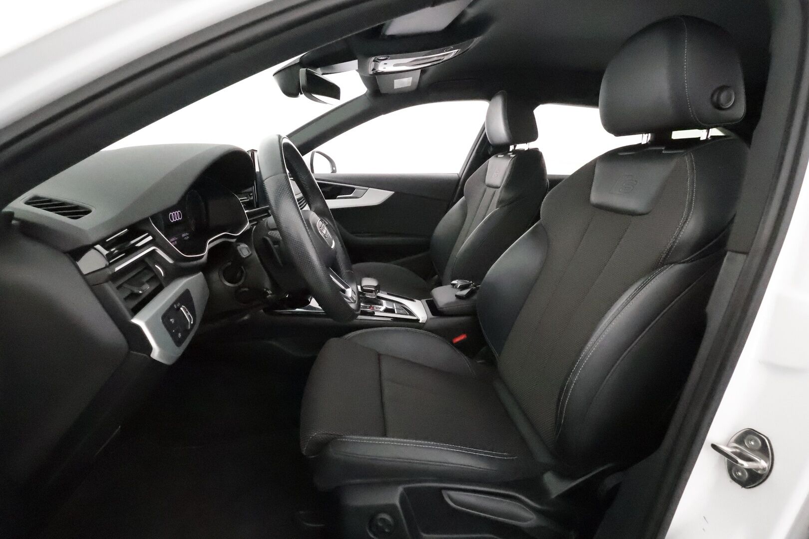Audi A4 2021 Avant Business S line 40 TFSI 150 kW MHEV *ACC / P.kamera / Matrix LED / Koukku / Webasto / Digimittaristo* - 1.Om Suomi-auto / Kahdet renkaat aluvanteilla / Merkkihuollettu