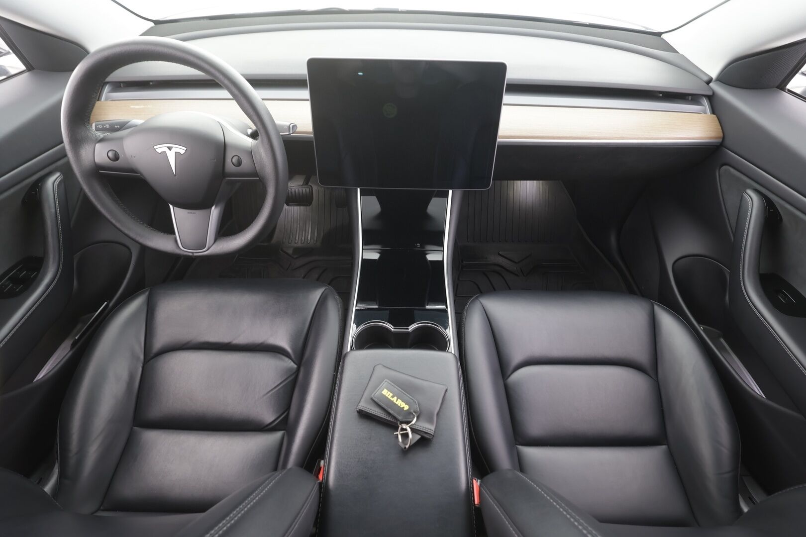 Tesla Model 3 2019 Performance Dual Motor AWD - | ACC | Koukku | 2x alut | Lasikatto | Premium Audio | Sähkönahat | Muistipenkki | P.kamera ja tutkat | Autosteer | RCTA |  LED | Lämm. takapenkit | 