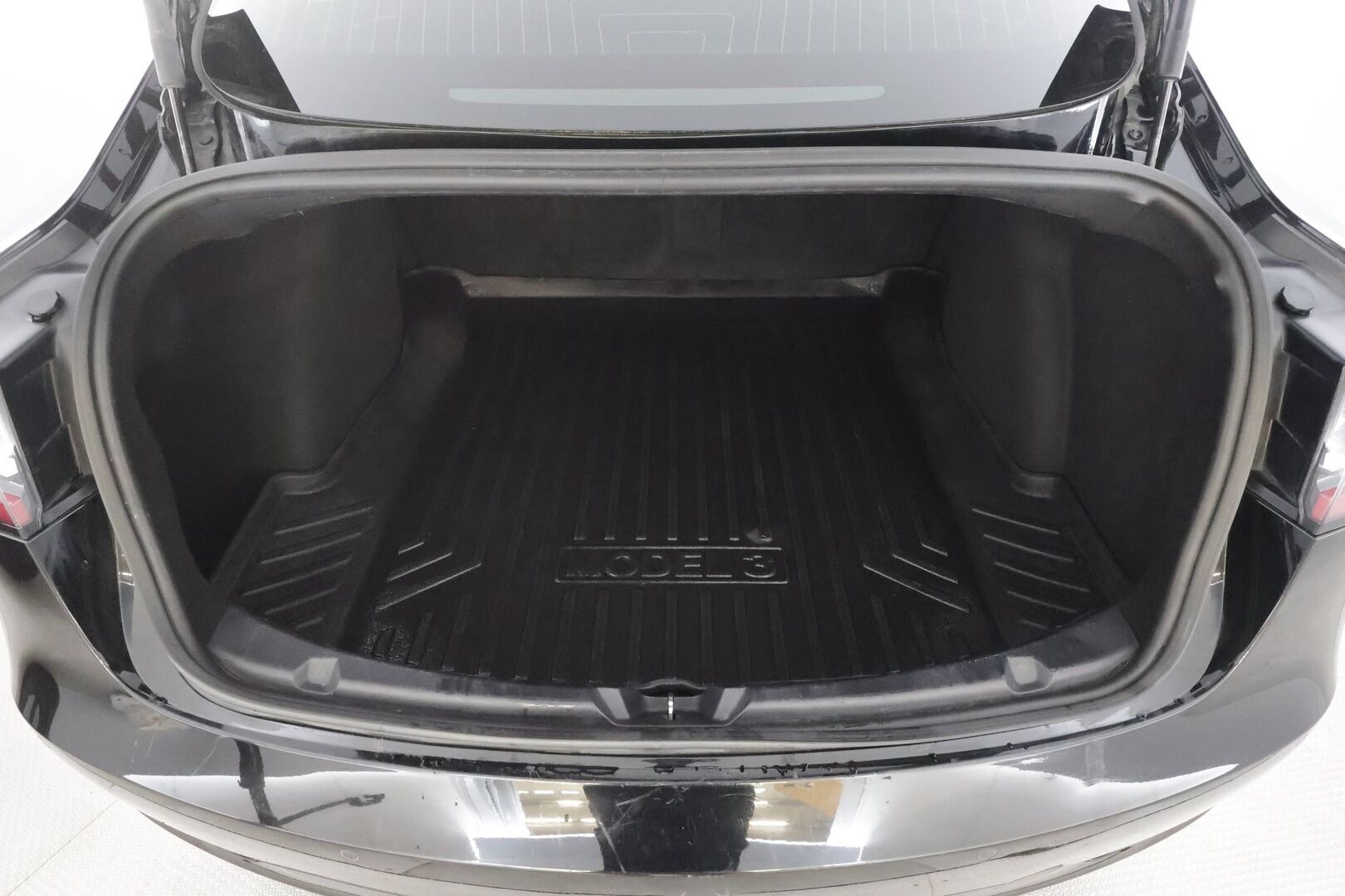 Tesla Model 3 2019 Performance Dual Motor AWD - | ACC | Koukku | 2x alut | Lasikatto | Premium Audio | Sähkönahat | Muistipenkki | P.kamera ja tutkat | Autosteer | RCTA |  LED | Lämm. takapenkit | 
