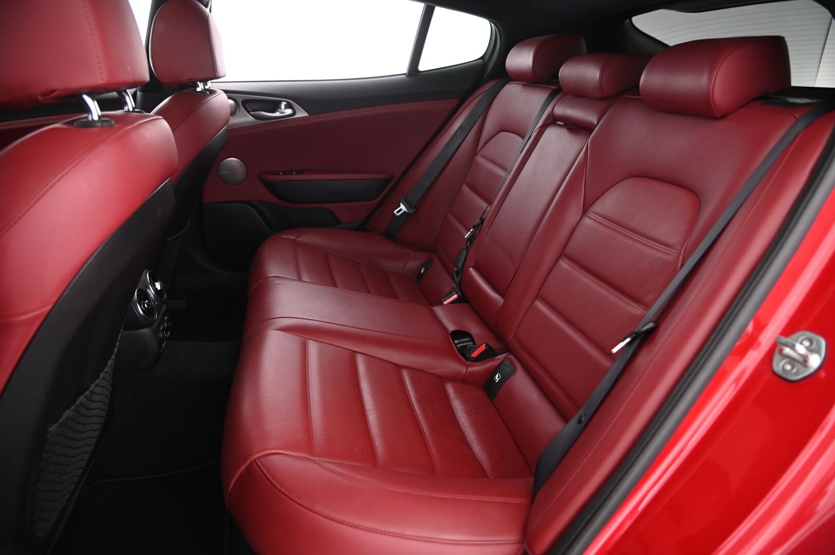 Kia Stinger 2019 3,3 T-GDI AWD GT A/T - 1-omist Suomi-Auto | Merkkihuollot | ACC | BLISS | HUD | Harman&Kardon | KeyLess | Kattoikkuna | 360 | Punainen nahkasisusta | Muistipenkki | Ilmastoidut etuistuimet | 2x renkaat&alumiinivantein