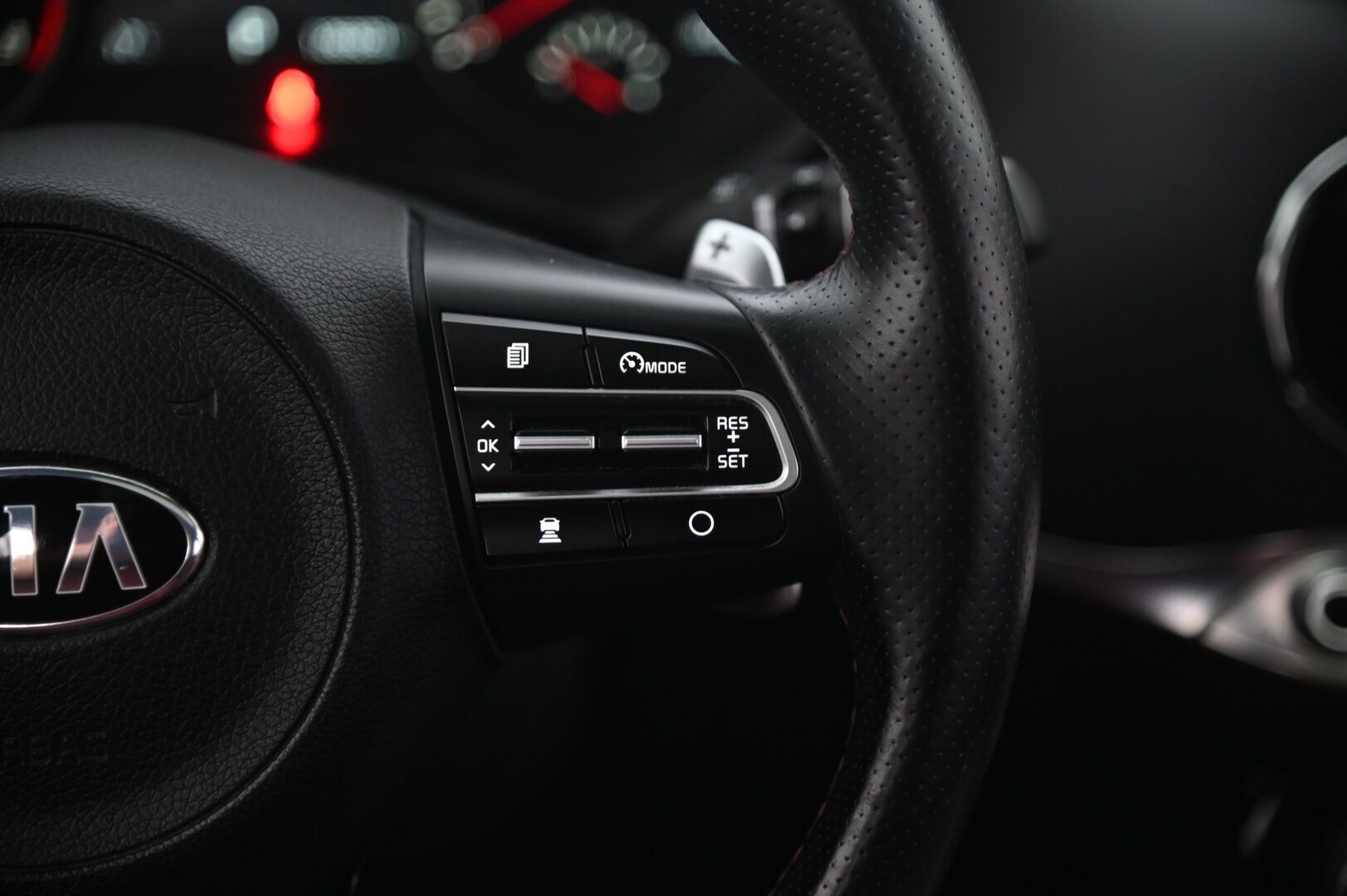 Kia Stinger 2019 3,3 T-GDI AWD GT A/T - 1-omist Suomi-Auto | Merkkihuollot | ACC | BLISS | HUD | Harman&Kardon | KeyLess | Kattoikkuna | 360 | Punainen nahkasisusta | Muistipenkki | Ilmastoidut etuistuimet | 2x renkaat&alumiinivantein