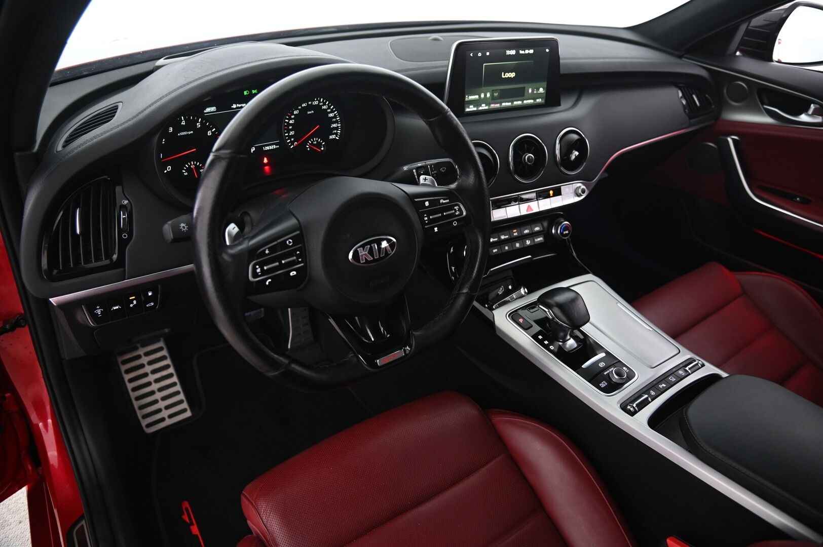 Kia Stinger 2019 3,3 T-GDI AWD GT A/T - 1-omist Suomi-Auto | Merkkihuollot | ACC | BLISS | HUD | Harman&Kardon | KeyLess | Kattoikkuna | 360 | Punainen nahkasisusta | Muistipenkki | Ilmastoidut etuistuimet | 2x renkaat&alumiinivantein