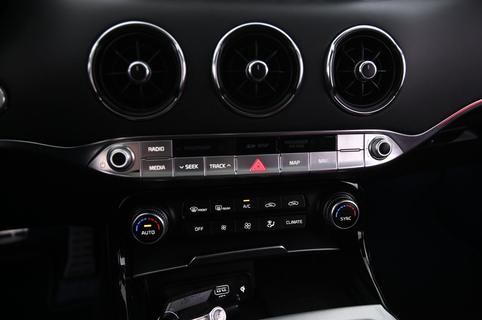 Kia Stinger 2019 3,3 T-GDI AWD GT A/T - 1-omist Suomi-Auto | Merkkihuollot | ACC | BLISS | HUD | Harman&Kardon | KeyLess | Kattoikkuna | 360 | Punainen nahkasisusta | Muistipenkki | Ilmastoidut etuistuimet | 2x renkaat&alumiinivantein