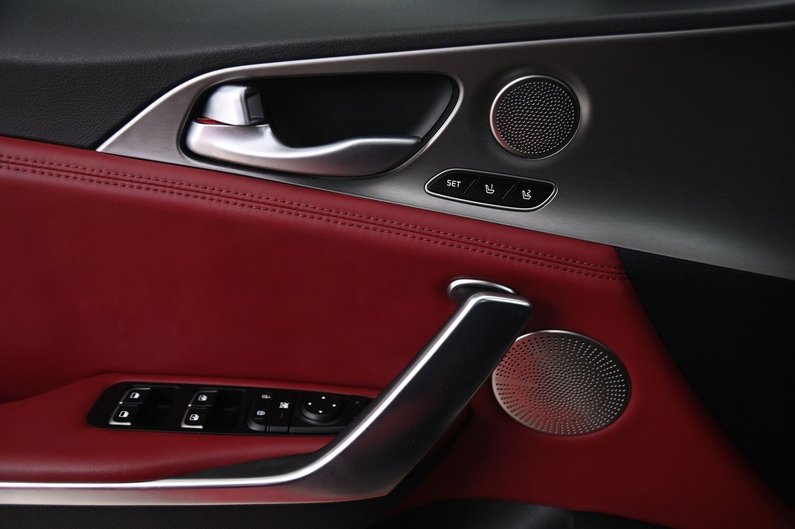 Kia Stinger 2019 3,3 T-GDI AWD GT A/T - 1-omist Suomi-Auto | Merkkihuollot | ACC | BLISS | HUD | Harman&Kardon | KeyLess | Kattoikkuna | 360 | Punainen nahkasisusta | Muistipenkki | Ilmastoidut etuistuimet | 2x renkaat&alumiinivantein