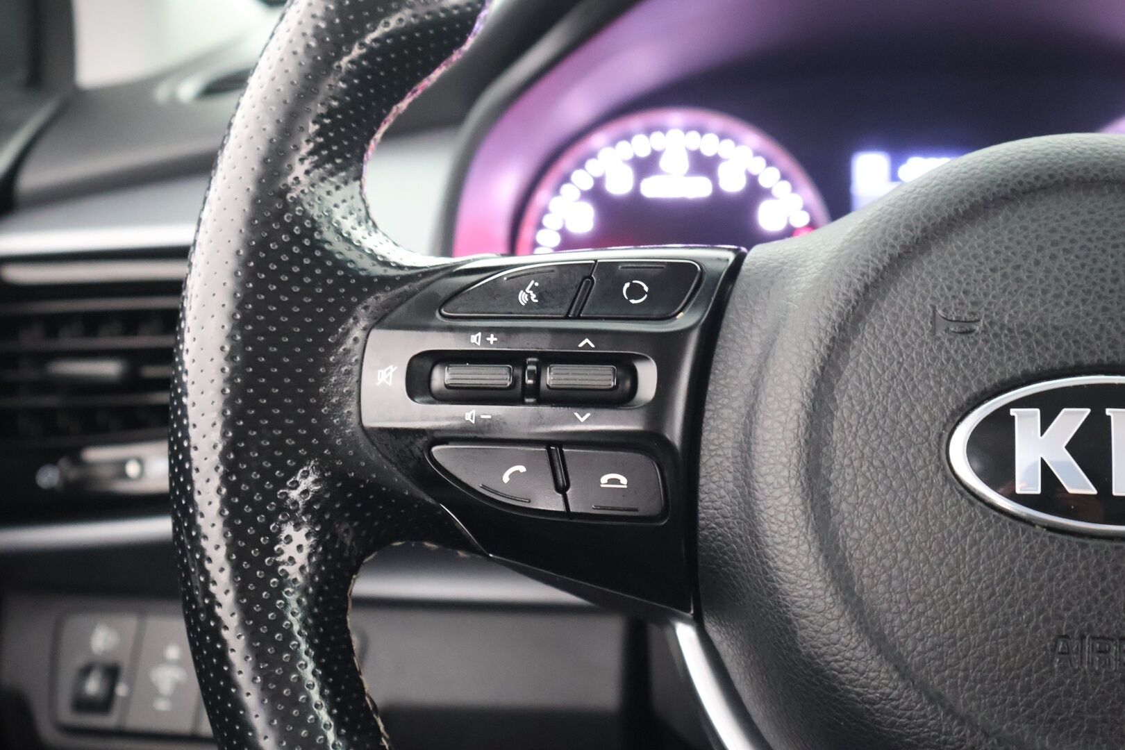 Kia Stonic 2019 1,0 T-GDI ISG 120hv EX Design DCT - Vakkari | Lohkolämmitin | Peruutuskamera | Lämpöratti | App-Connect