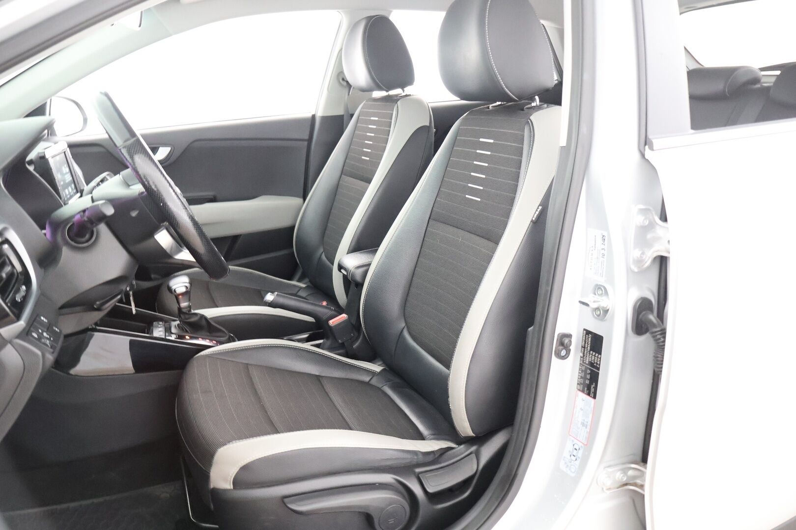 Kia Stonic 2019 1,0 T-GDI ISG 120hv EX Design DCT - Vakkari | Lohkolämmitin | Peruutuskamera | Lämpöratti | App-Connect