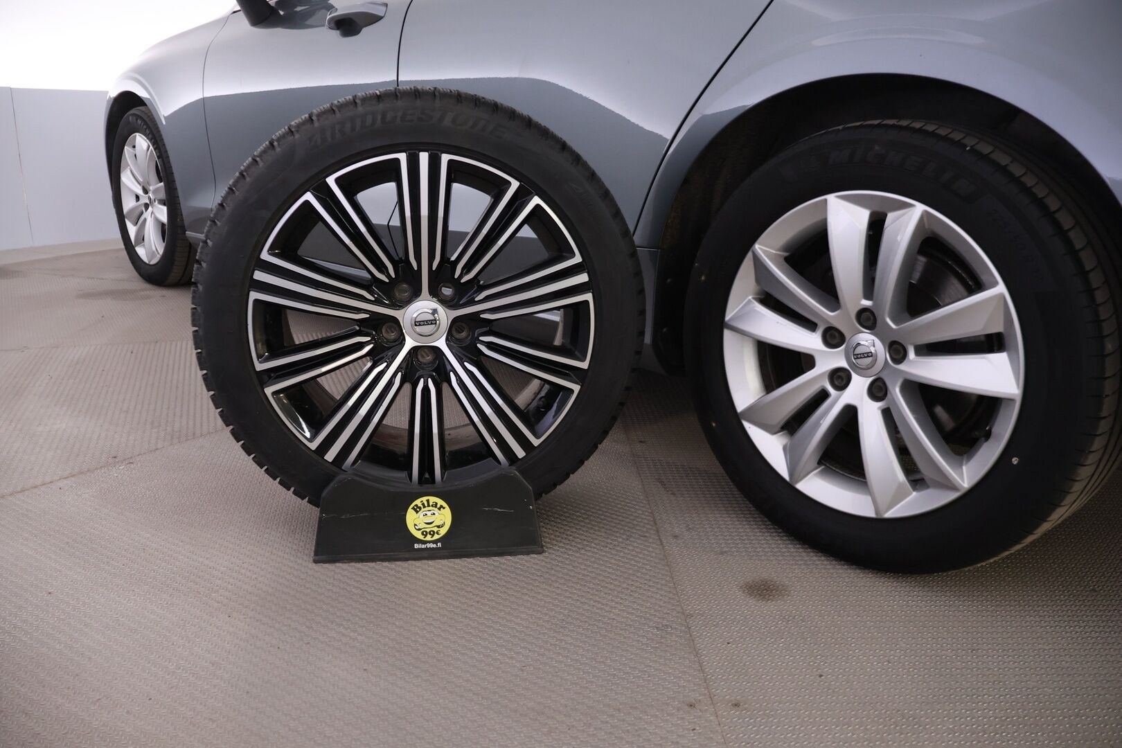 Volvo V60 2020 D3 Momentum aut - Suomi-auto | ACC | P-kamera | Webasto | SENSUS | Keylessgo | Kahdet renkaat aluvanteilla | Sähkötoiminen takaluukku | Liikennemerkki tunnistus | AppleCarPlay | Androidauto | 