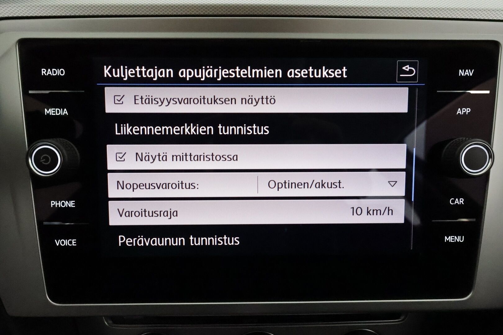 Volkswagen Passat 2019 Variant Comfortline 2,0 TDI 110 kW DSG **Adapt.vakkari / Webasto / Koukku / LED / P.tutkat / Sähhköluukku** - Suomi-auto / Kahdet renkaat aluvanteilla / Ratin ja tuulilasin lämmitin / Penkinlämmittimet takana